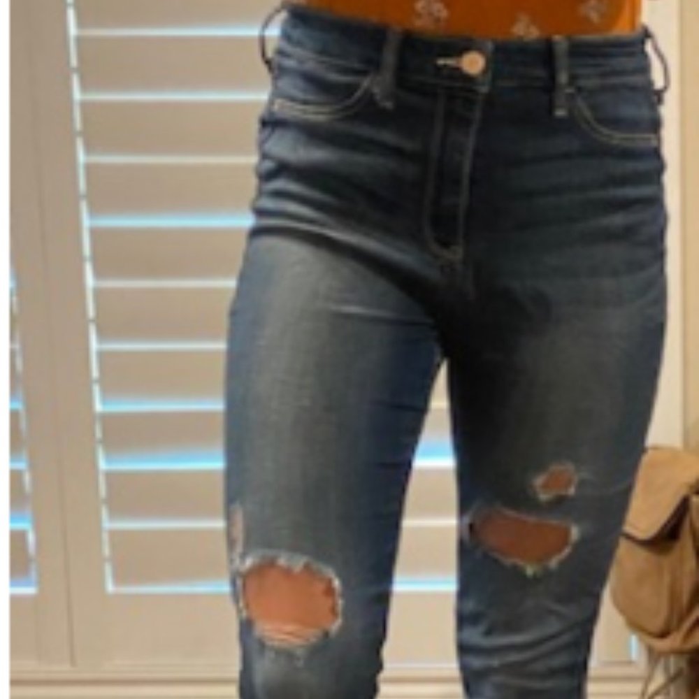 Ripped Hollister skinny Jeans
